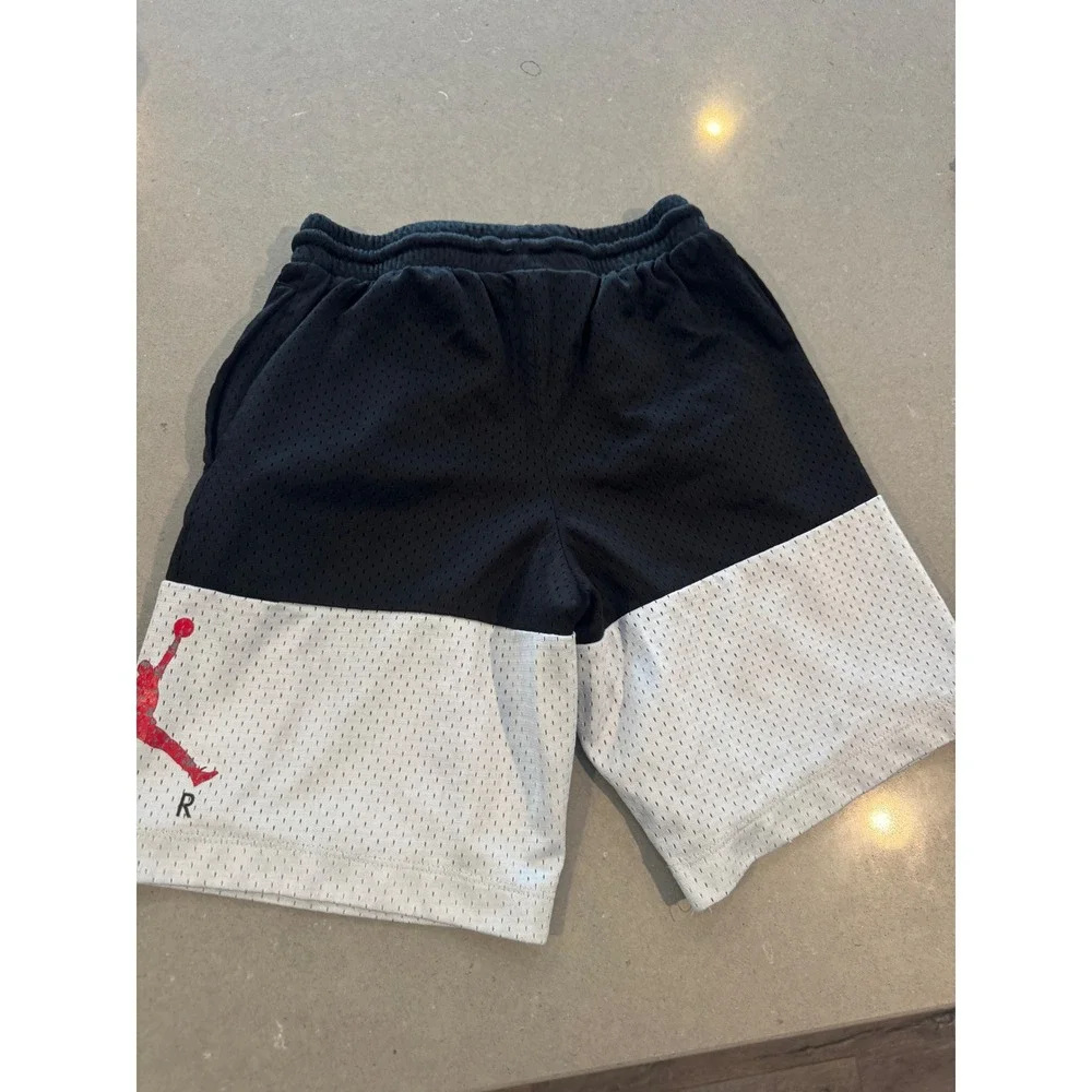 Jordan Kids Shorts Black‎ White Mesh Athletic Basketball Logo Size S 128-140CM